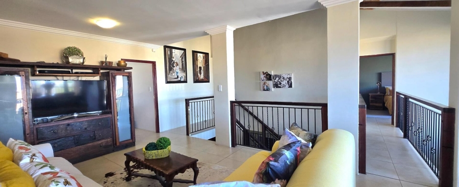 6 Bedroom Property for Sale in Franskraal Western Cape